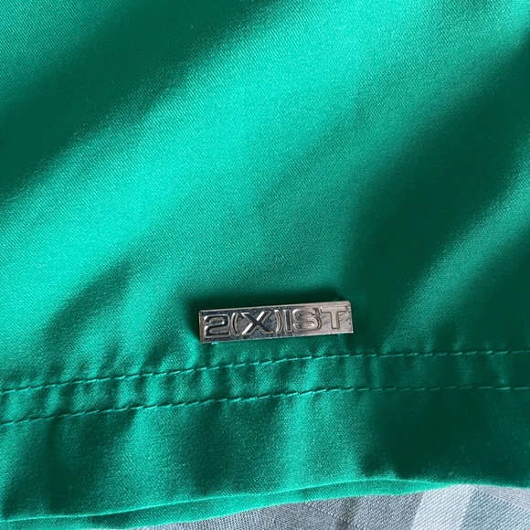 Mens 2 Xist swim shorts green in color large - Picture 8 of 10